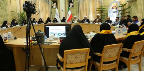 دیدار خانواده شهدای لبنان با خانم برقعی