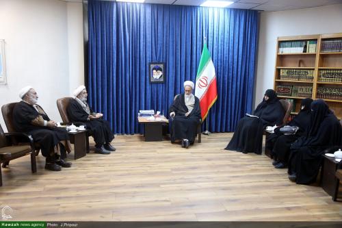 دیدار هیئت امنا با آیت الله اعرافی (17)