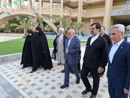بازدید رییس دفتر رییس جمهور از جامعه الزهرا و نشست با مسئولان نهادهای حوزوی