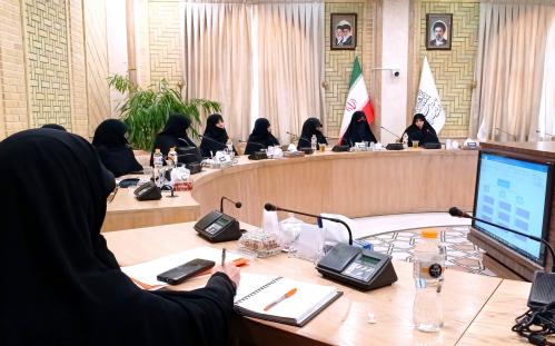 خانم برقعی و مدیران