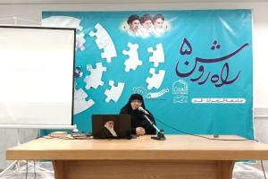 خانم شاکری معاون پژوهش 